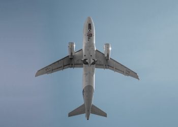 Can the rights arising from a registered IDERA be restricted by a warrant of prohibitory injunction?